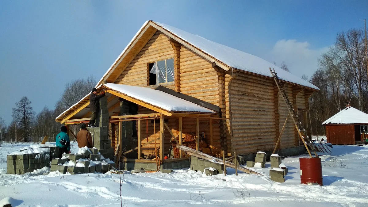 雪中​​的木屋